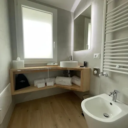 Chic & Charme Luxury לינה וארוחת בוקר 4*