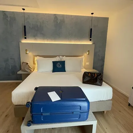 לינה וארוחת בוקר Chic & Charme Luxury אולביה