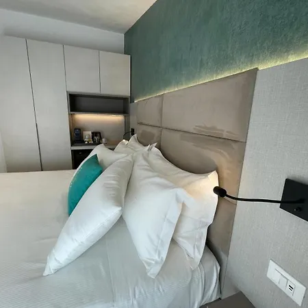 Chic & Charme Luxury 4* אולביה