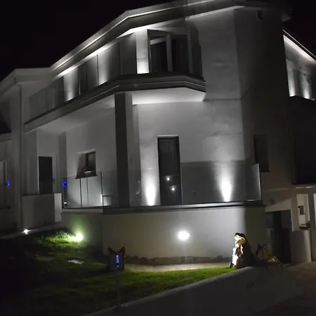 Chic & Charme Luxury לינה וארוחת בוקר 4*