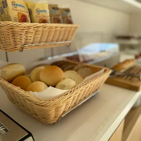 Chic & Charme Luxury לינה וארוחת בוקר אולביה